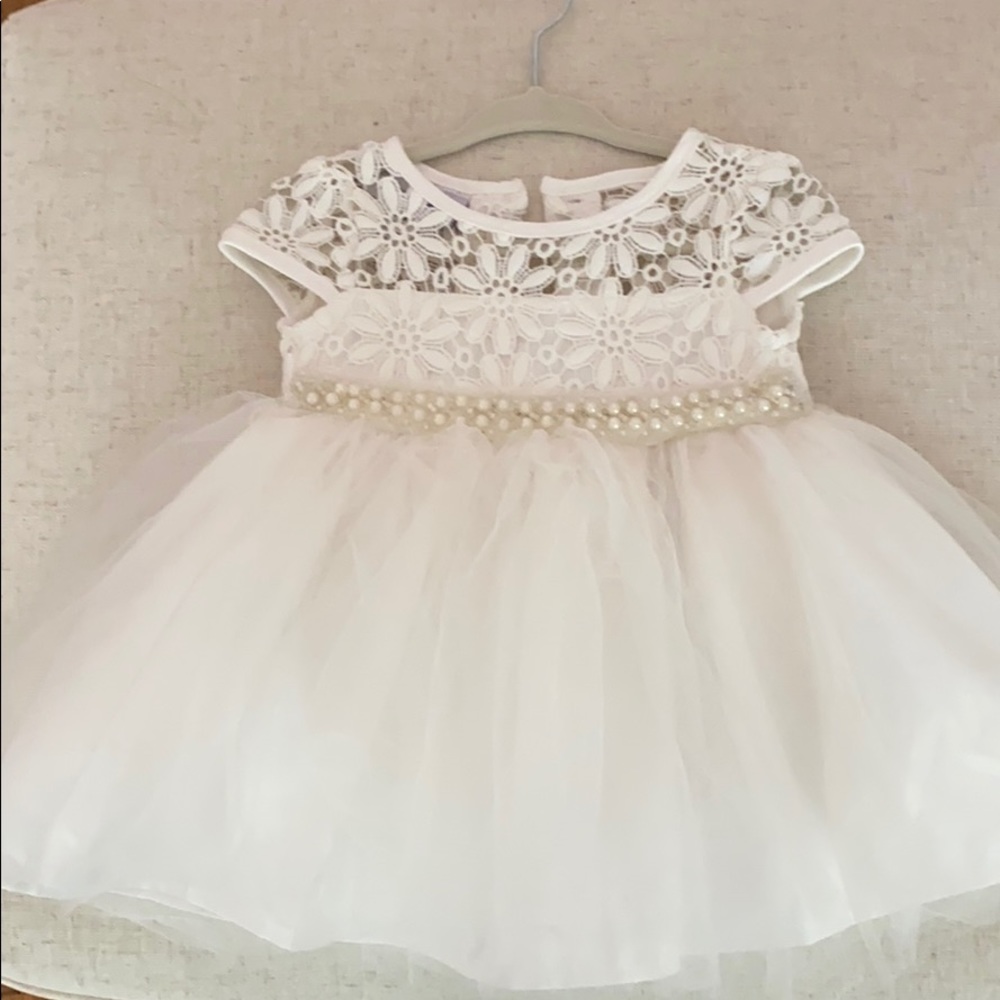 Gorgeous flower girl white dress